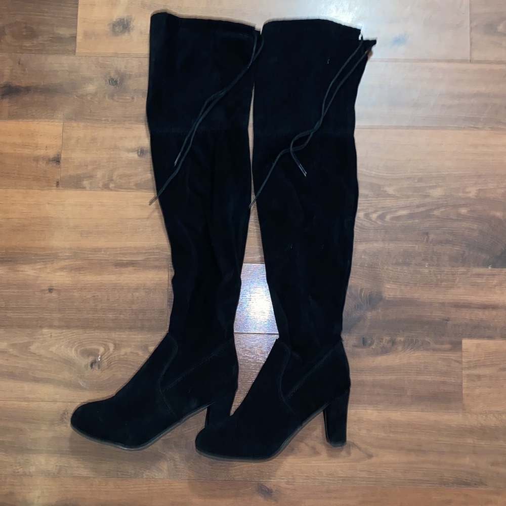 KNEE HIGH VELVET BOOTS